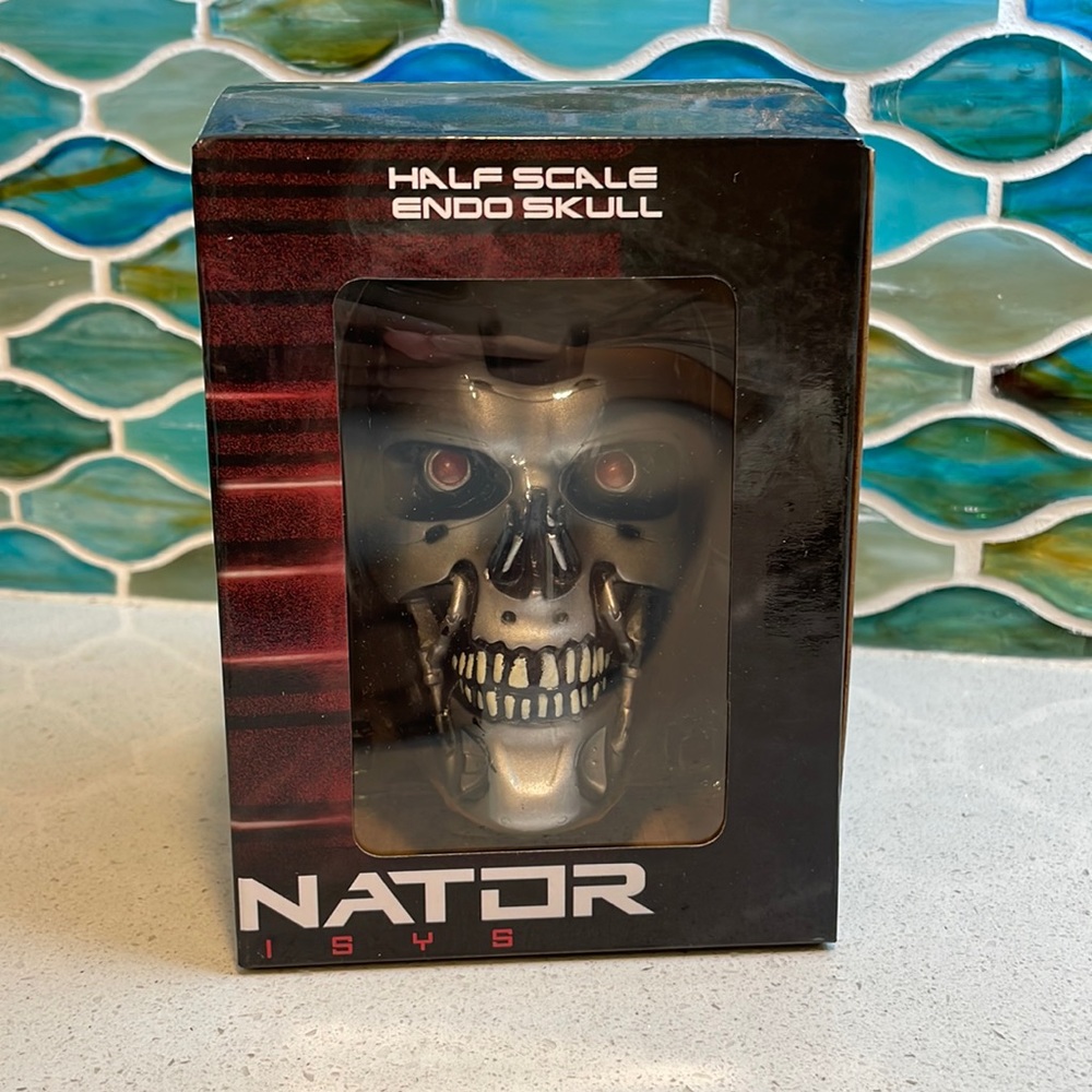 Terminator Genisys Loot Crate Exclusive Half Scale Endo Skull New Collectibles